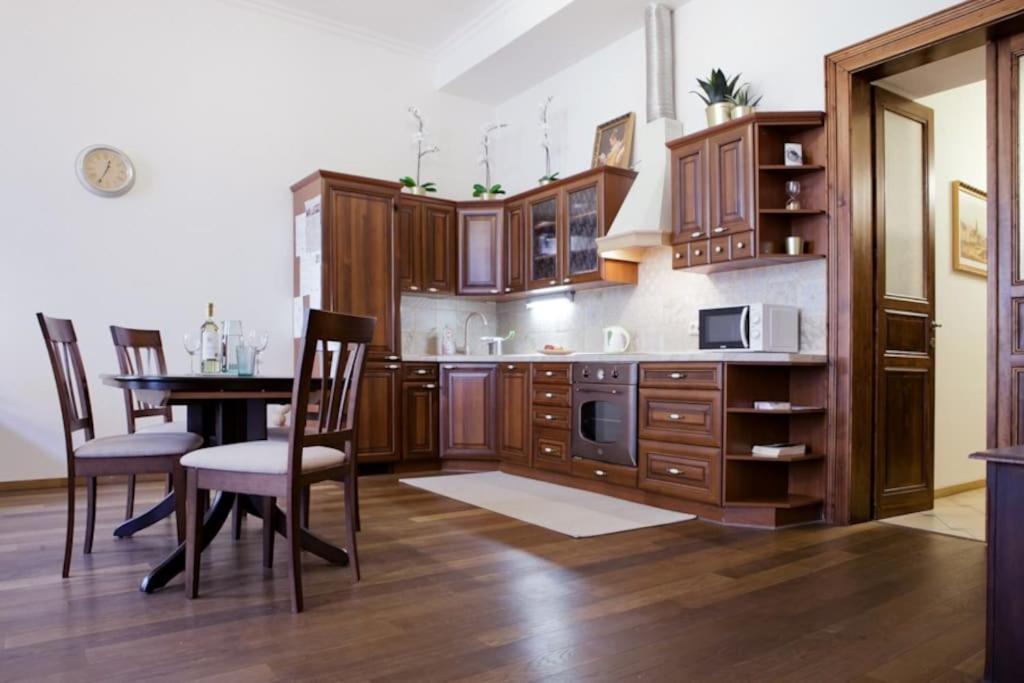 Rhythm And Style In Prague City Center Andel Apartment Luaran gambar