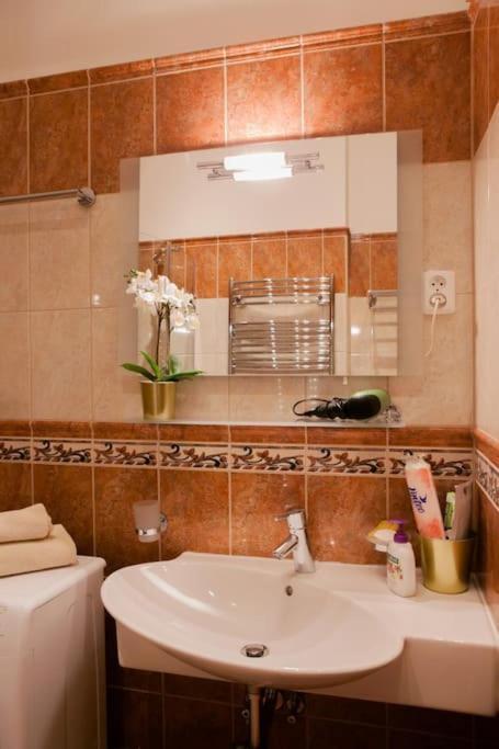 Rhythm And Style In Prague City Center Andel Apartment Luaran gambar