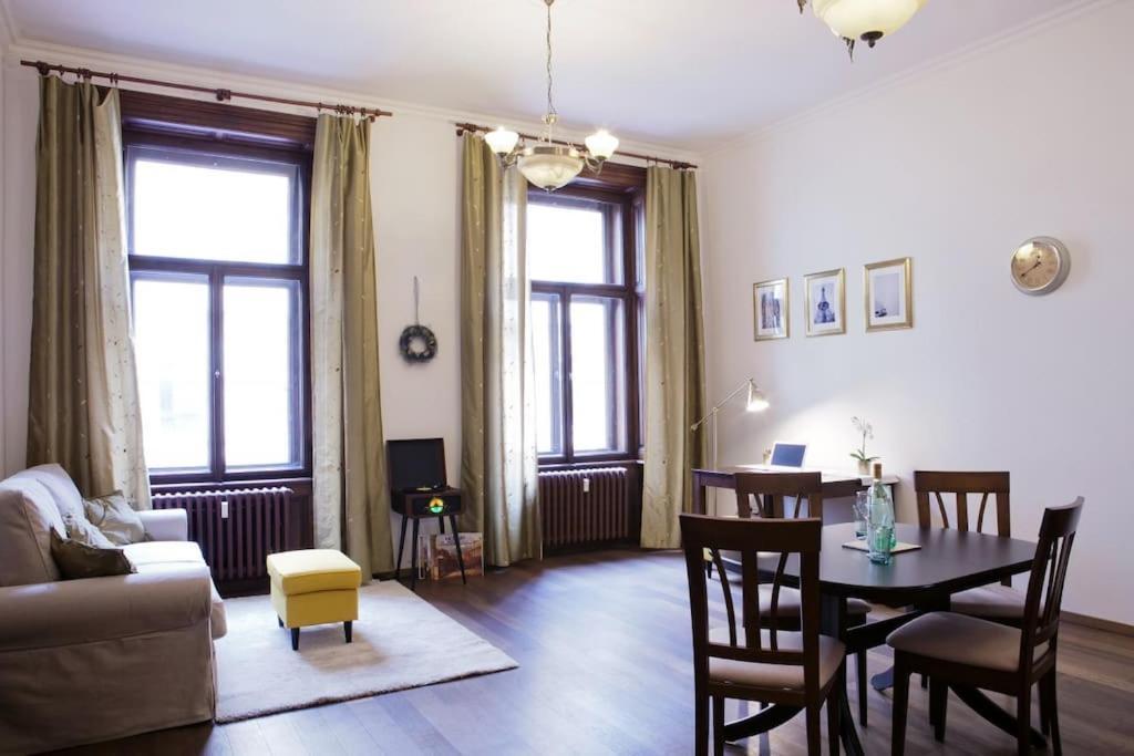 Rhythm And Style In Prague City Center Andel Apartment Luaran gambar